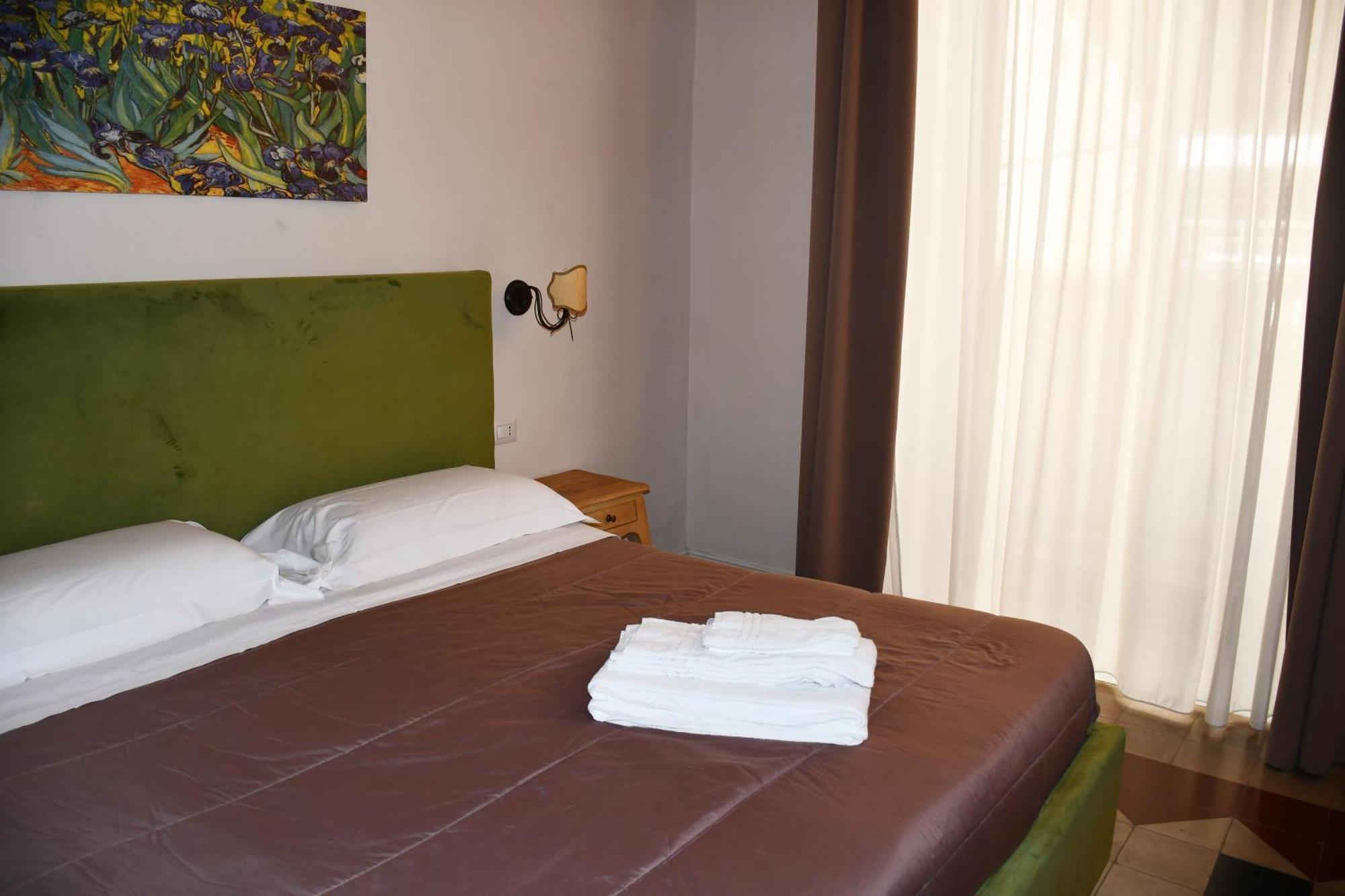 B&B Romeo Luxury Rooms Catânia Exterior foto